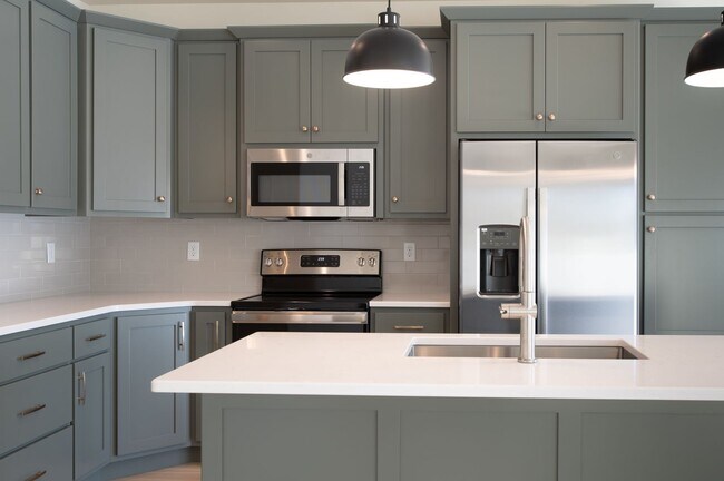 Building Photo - 1360 Goldenwood Dr