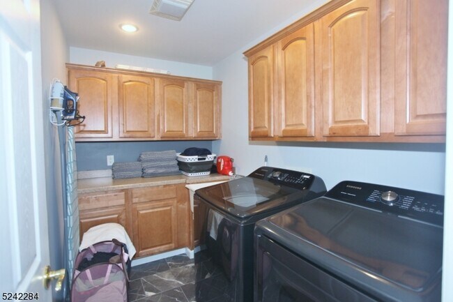 Building Photo - 39 Indian Trail