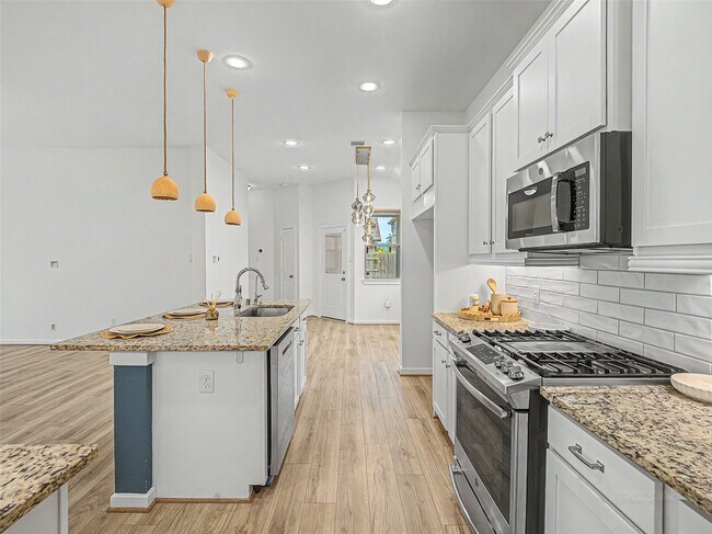 Building Photo - 6019 Dovetail Cliff Ct