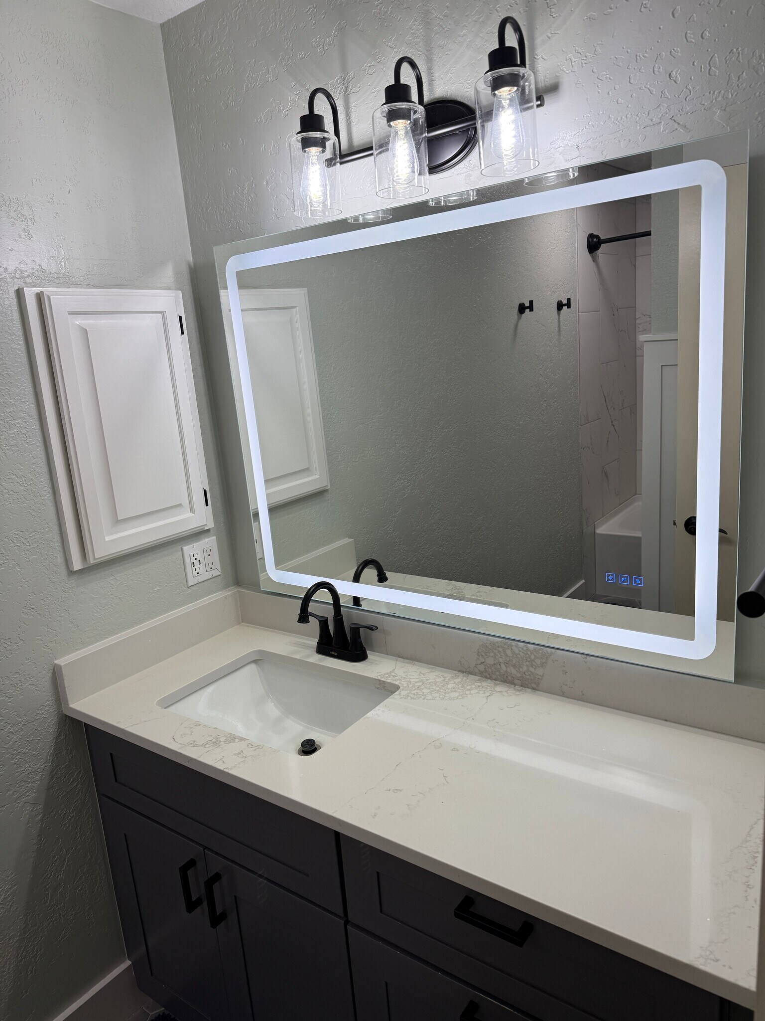 Building Photo - 9234 Fishers Hill Dr