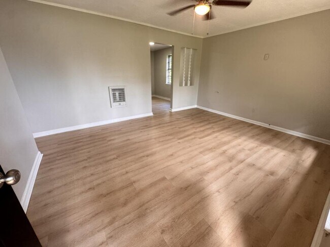 Building Photo - 119 Worthy Dr