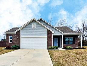 Building Photo - 2428 Apple Tree Ln