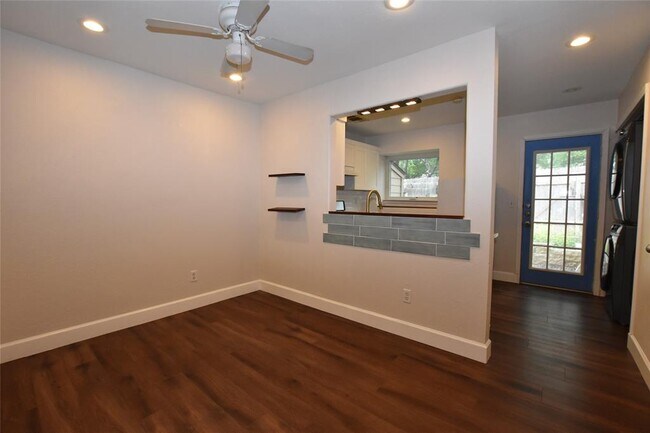 Building Photo - 11404 Walnut Ridge Dr