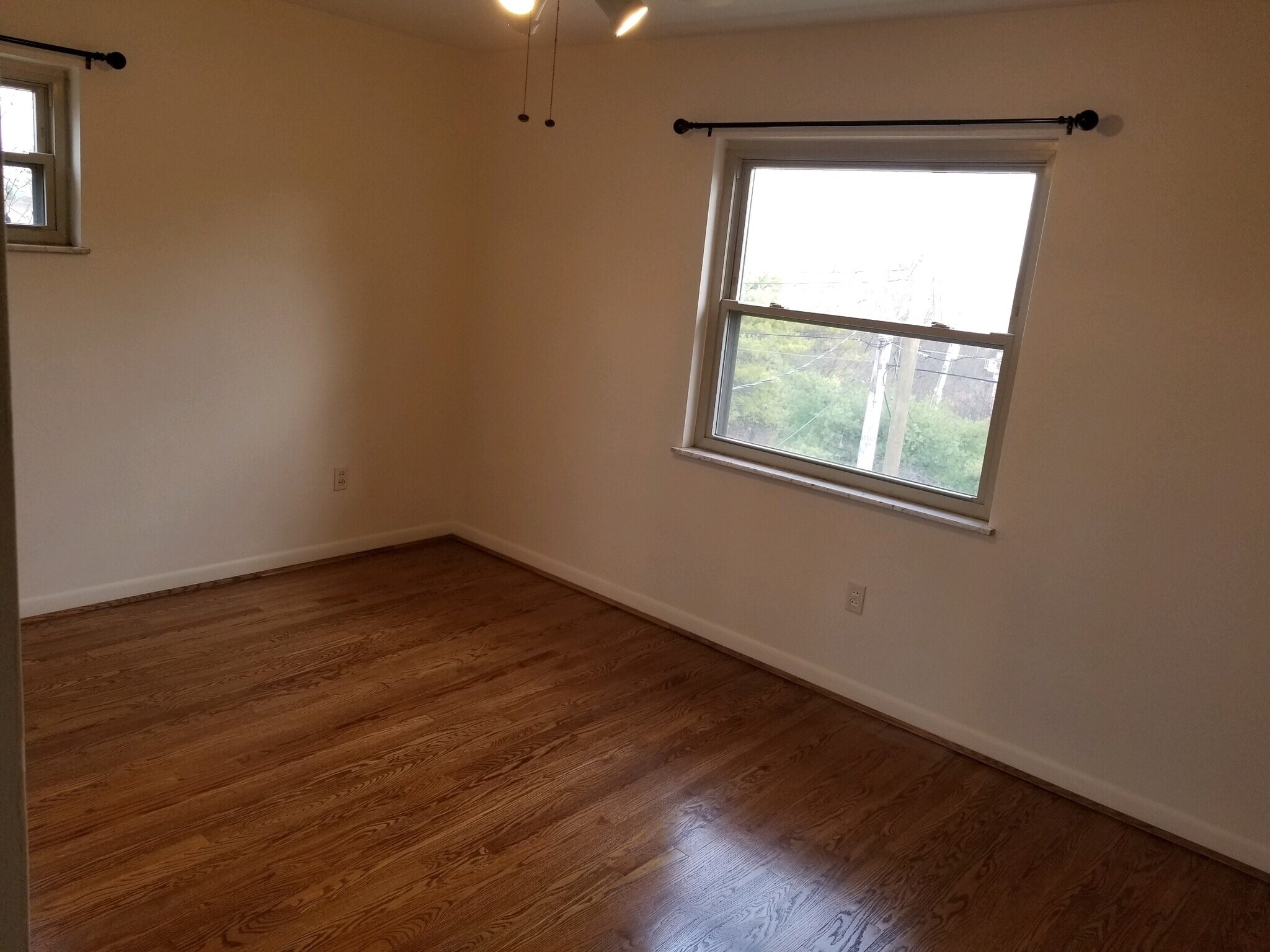 Building Photo - 1130 River Hill Dr