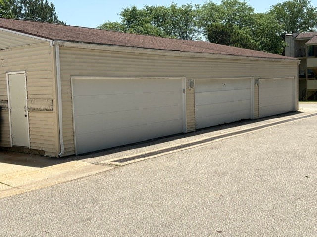 Building Photo - 183 N Waters Edge Dr