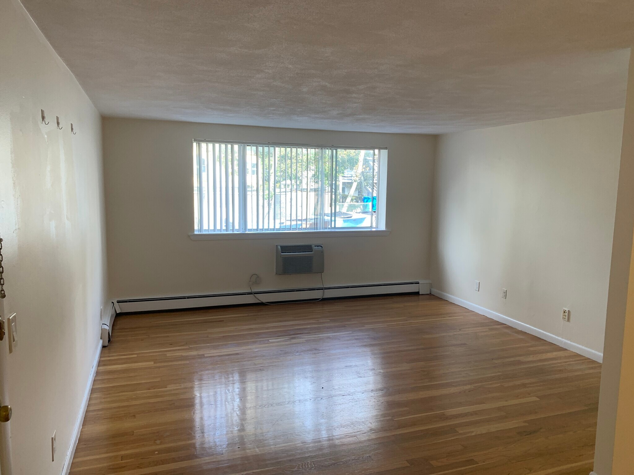 Building Photo - 88 Gardner St