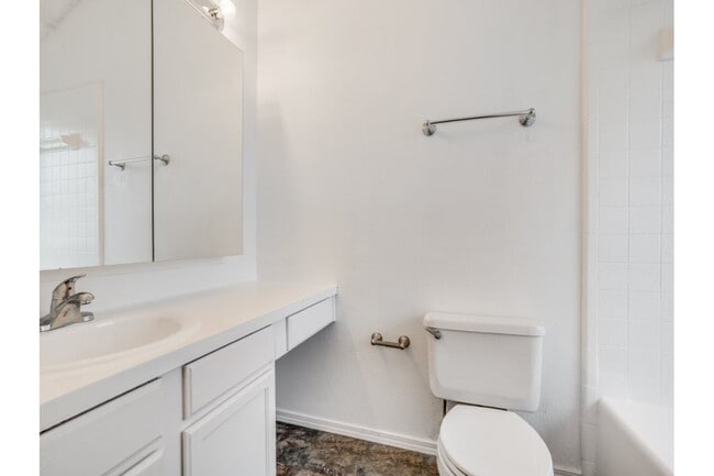 Building Photo - 6501 Topaz Dr