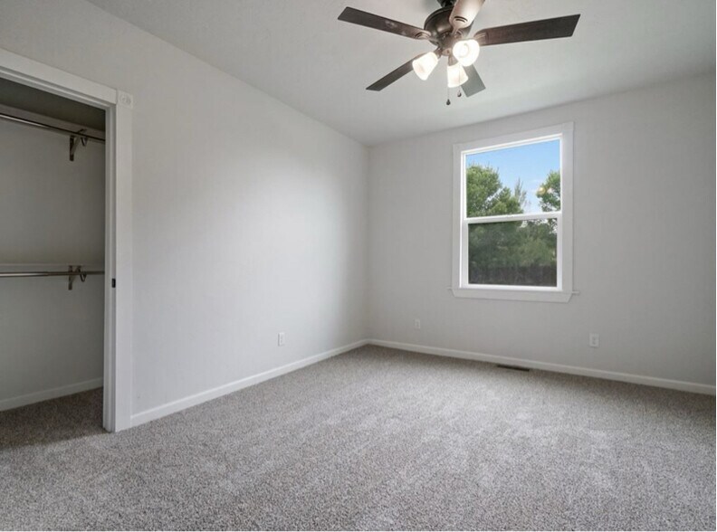 Building Photo - 303 Belford Ave