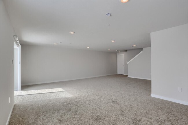 Building Photo - 122 Scotland Ln