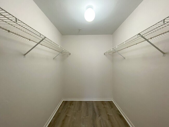 Building Photo - Campus Edge #201