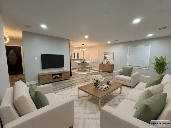 Building Photo - 24 Pilgrim Ln