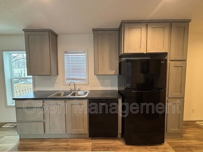 Building Photo - 700 S 12th St