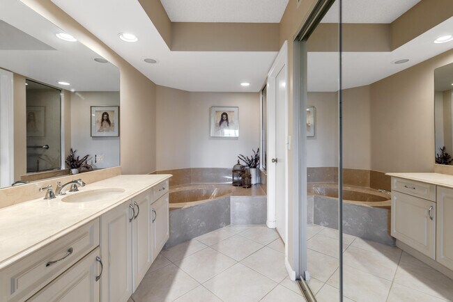 Building Photo - 15831 Loch Maree Ln