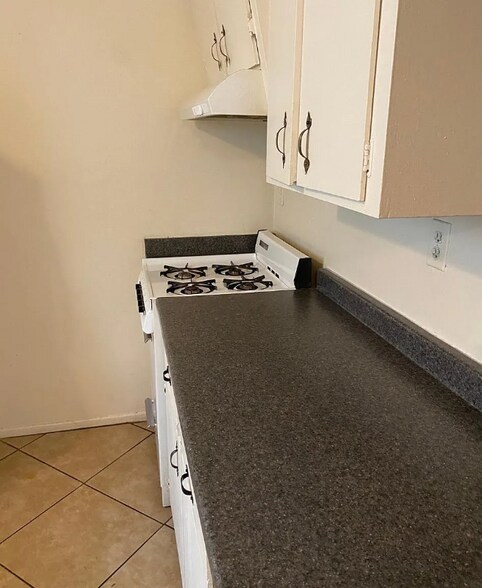 Building Photo - 545 Desert View Dr