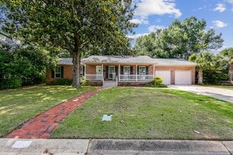 Building Photo - 4 bedroom home in Cordova Park