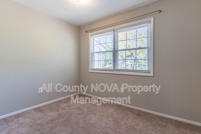 Building Photo - 1438 Cottonwood Ct