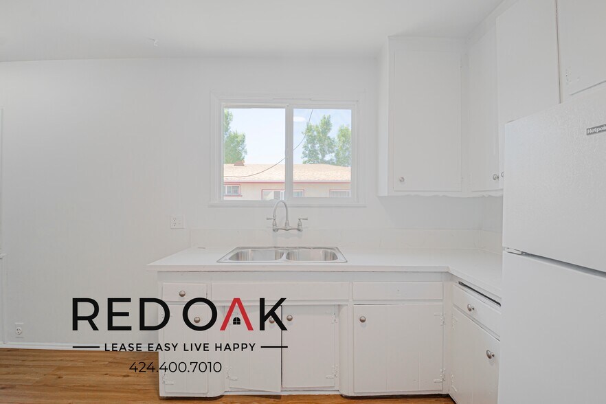 Building Photo - 4961 Coldwater Canyon Ave