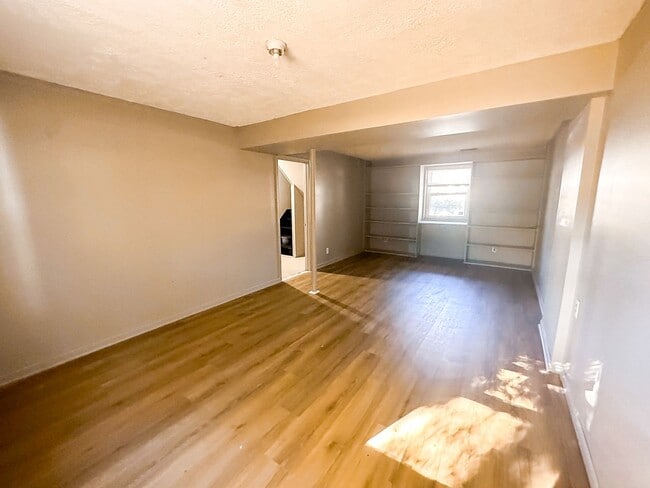 Building Photo - 8415 E 34th St