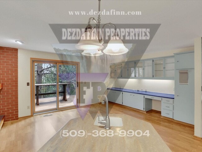 Building Photo - 3,700 sqft of Quiet Luxury & Stunning Views