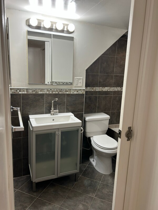 Building Photo - 147 E 29th St