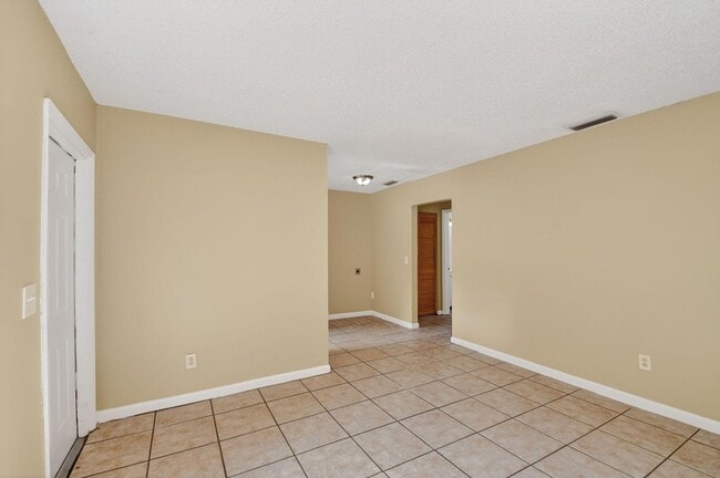 Building Photo - 4817 Serafica Dr