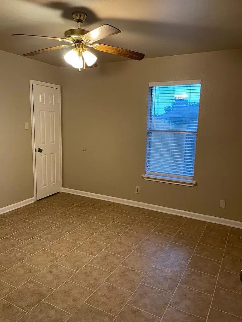 Building Photo - 4314 Acorn Creek Trail