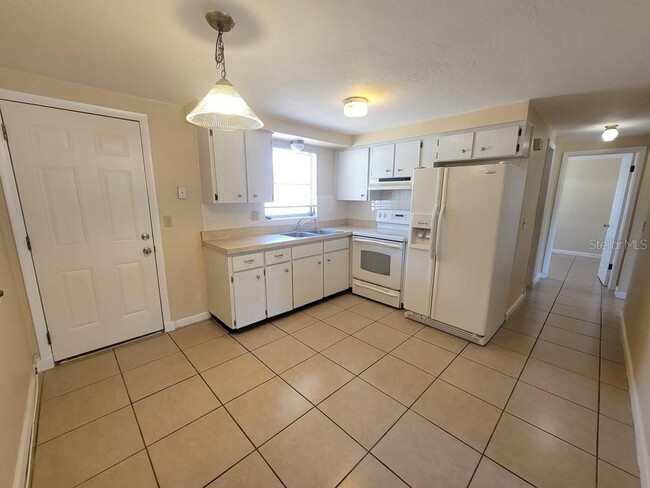 Building Photo - 5800 Madison St