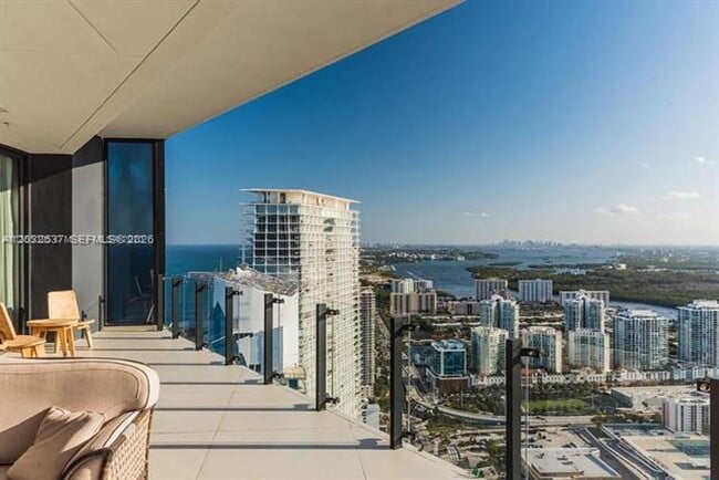 Building Photo - 17141 Collins Ave