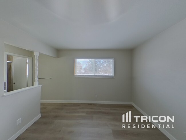 Building Photo - 5225 Mira Loma Cir