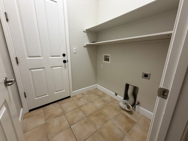 Building Photo - 1706 Guildford Way