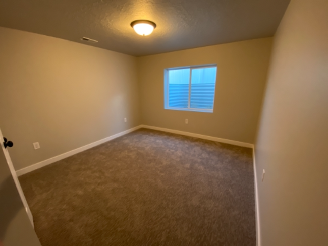 Building Photo - 7097 N Slick Rock Way