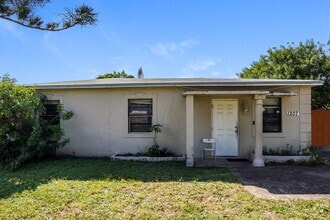 Building Photo - 1207 NW 17th Ave