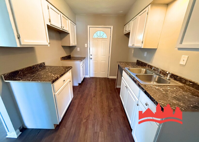 Building Photo - 4695 Aldridge Dr