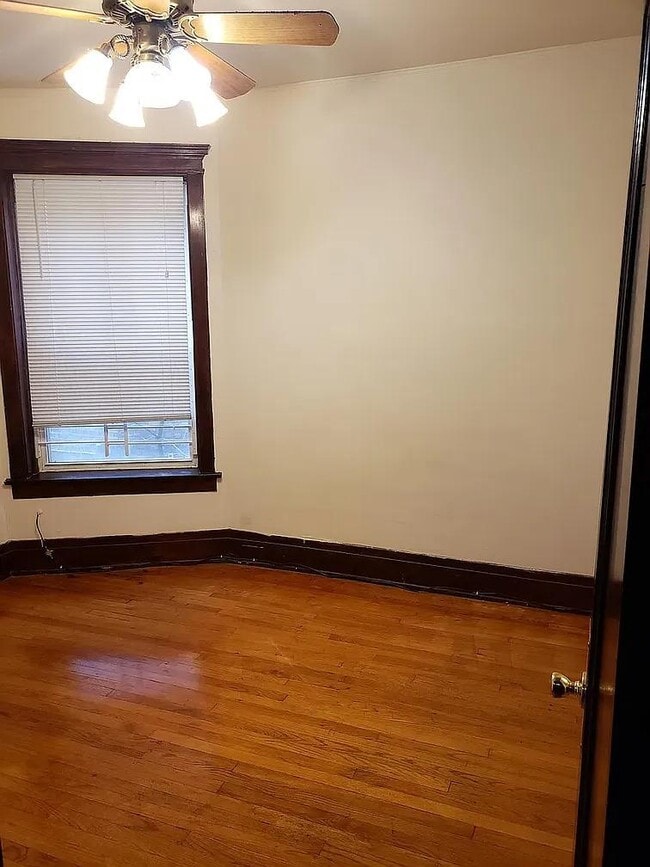 Building Photo - 2 bedroom in Chicago IL 60660