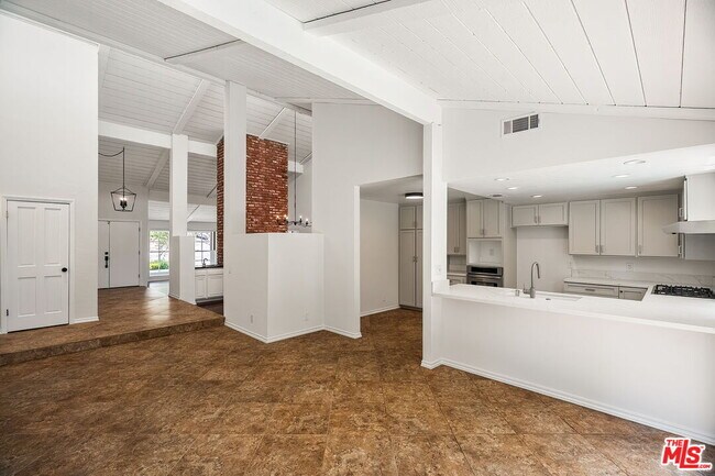 Building Photo - 2952 Bottlebrush Dr