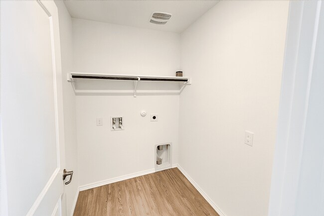 Building Photo - 514 Primrose Ln