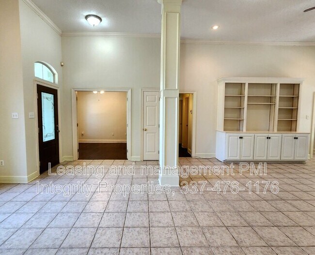 Building Photo - 411 Greenfield Dr