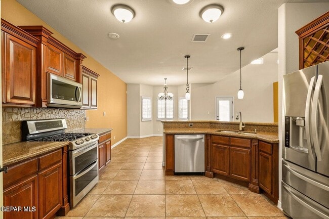 Building Photo - 14117 Rainbow Point Dr