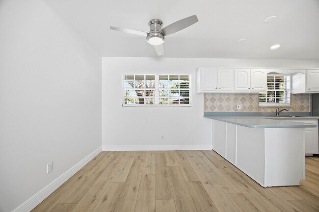 Building Photo - 401 Blueberry Ln
