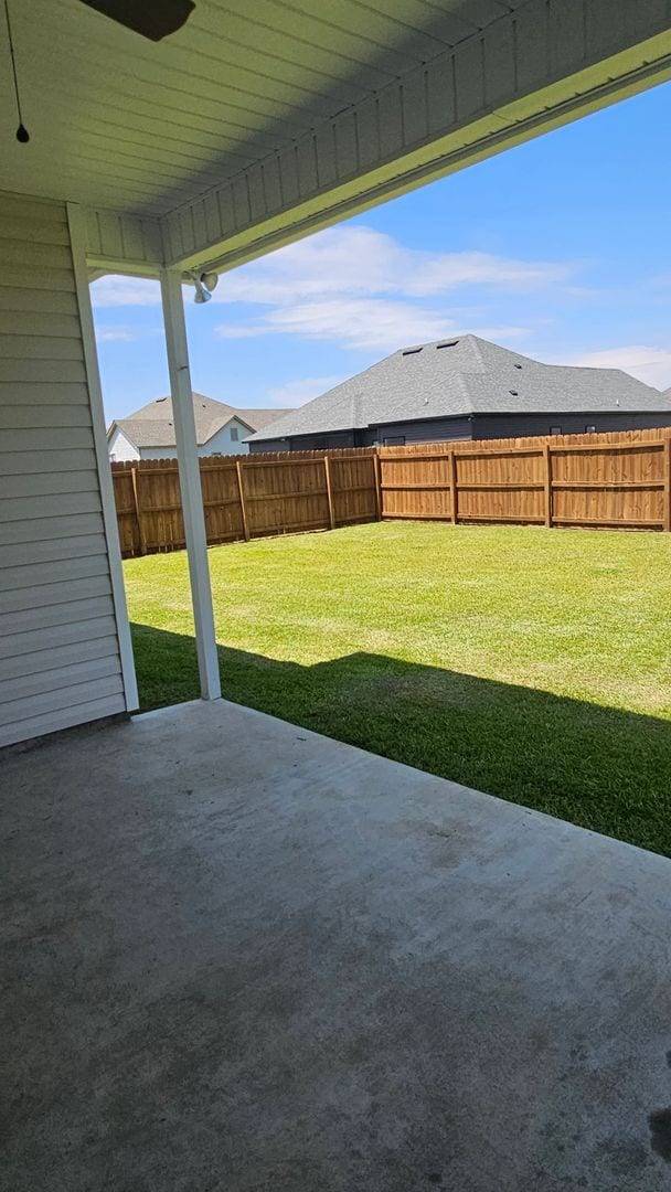 Building Photo - Knights Landing four bedroom home