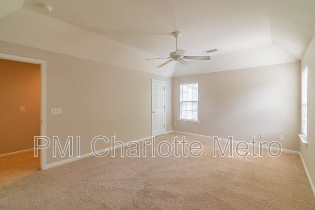 Building Photo - 2068 White Cedar Ln