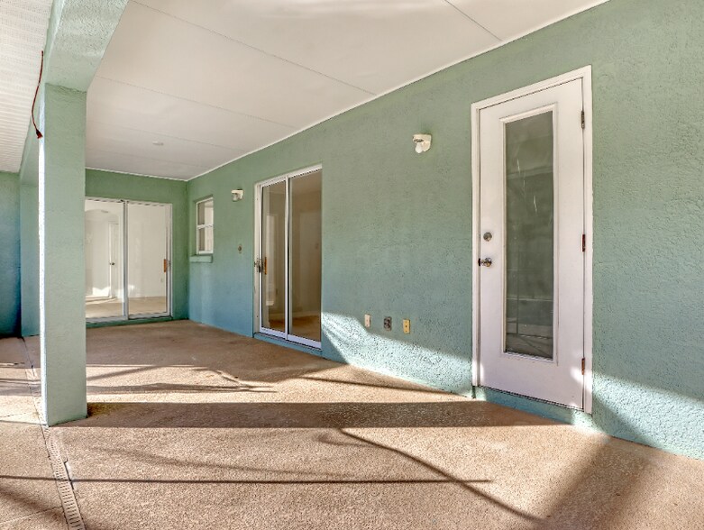 Building Photo - 1826 Viburnum Rd NW