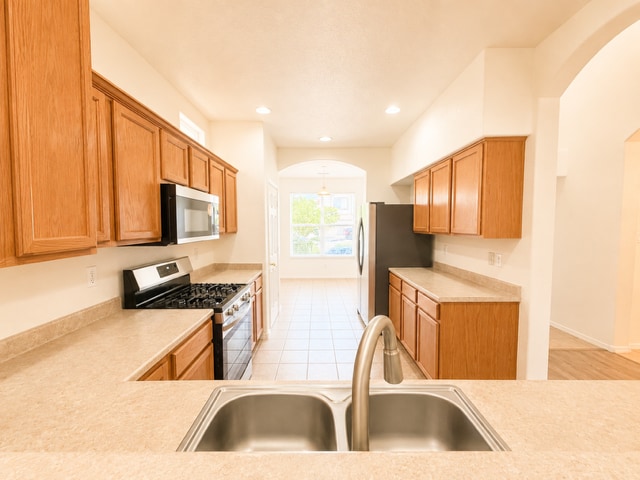 Building Photo - 2067 Violeta Cir SE
