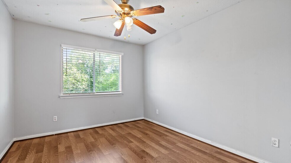 Building Photo - 8219 Fuqua Gardens Dr