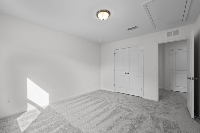 Building Photo - 1349 Underbrush Dr