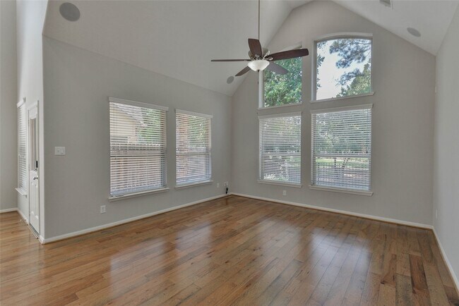 Building Photo - 12218 Valley Lodge Pkwy