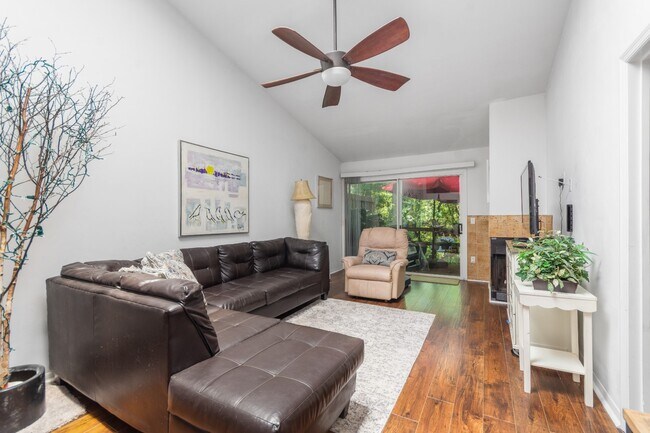 Building Photo - 811 SW 50th Way
