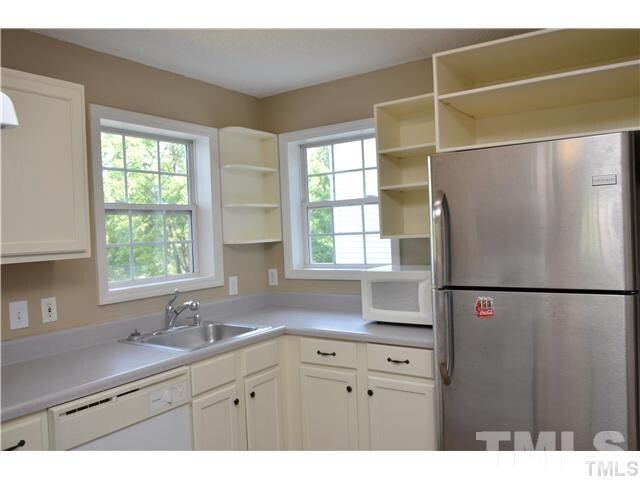 Building Photo - 3000 Centennial Woods Dr