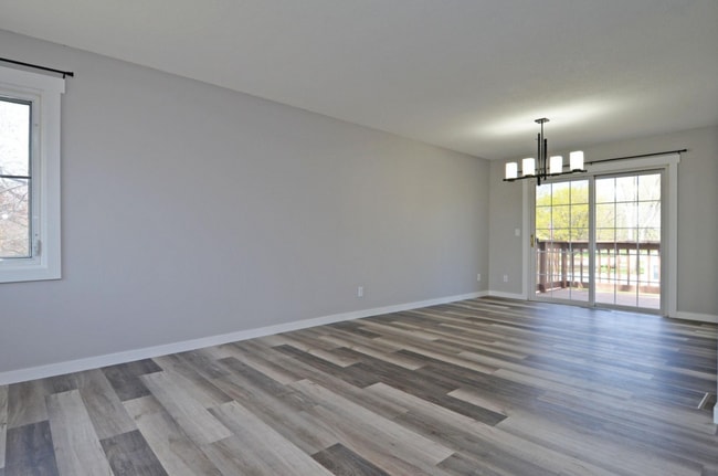 Building Photo - 9201 Forestview Ln N