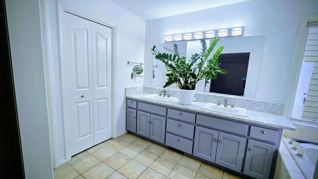 Building Photo - 3391 NE Jackson Rd Loop